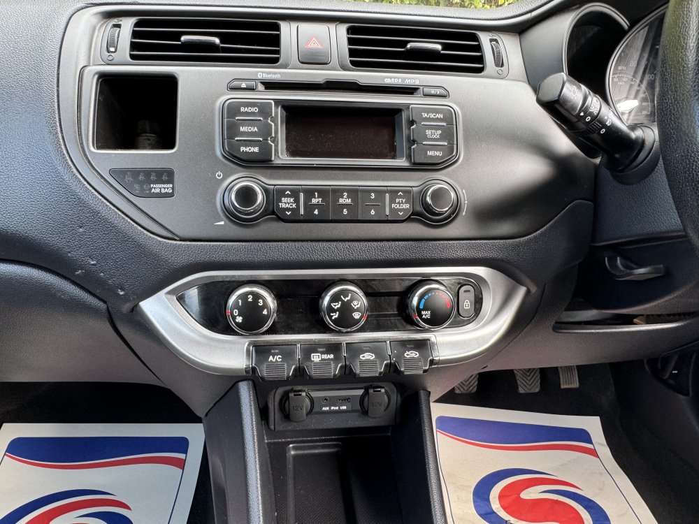 Kia RIO 2   1.2  5 DOOR
