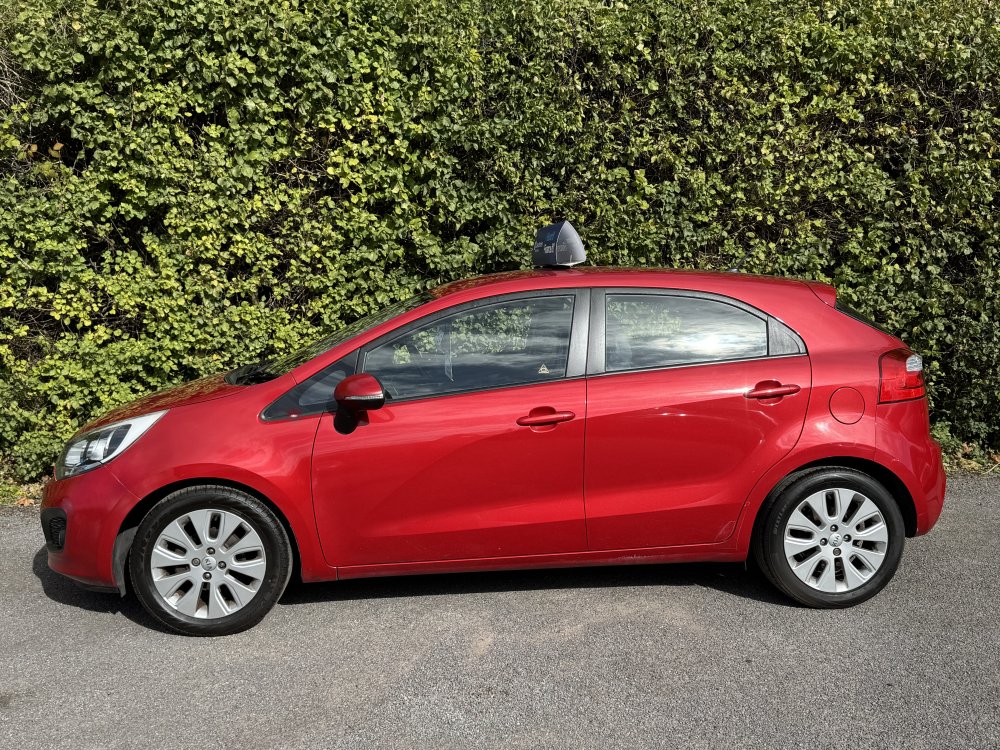 Kia RIO 2   1.2  5 DOOR