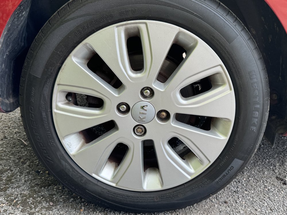 Kia RIO 2   1.2  5 DOOR