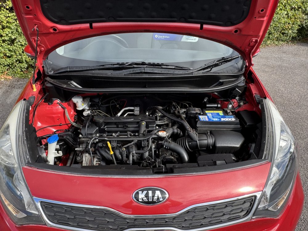 Kia RIO 2   1.2  5 DOOR
