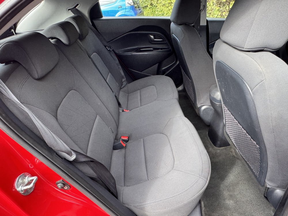 Kia RIO 2   1.2  5 DOOR
