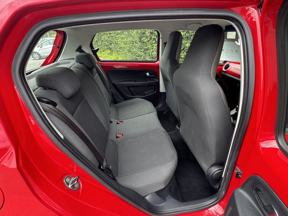 Volkswagen HIGH UP 1.0 BLUEMOTION 5DR