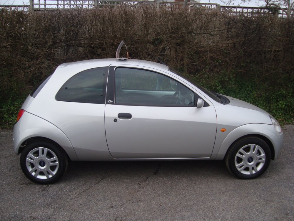 Ford KA 1.3 LUXURY 2DR